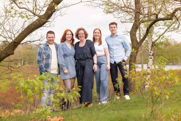 Cadeau voor 50 jarig huwelijks jubileum, een familiefotoshoot met KleijenCo in Zeegser Duinen