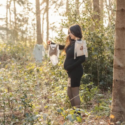 Zwangerschaps fotoshoot buiten Freylemaborg Slochteren