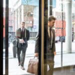 Aankomst minister Gouke Moes bij de Groninger Archieven.